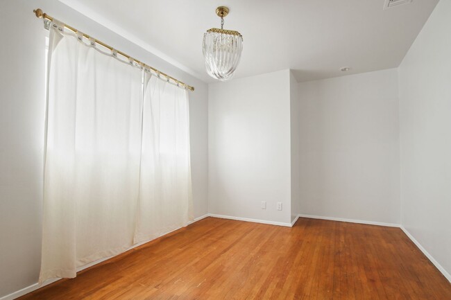 Building Photo - 122-64TH