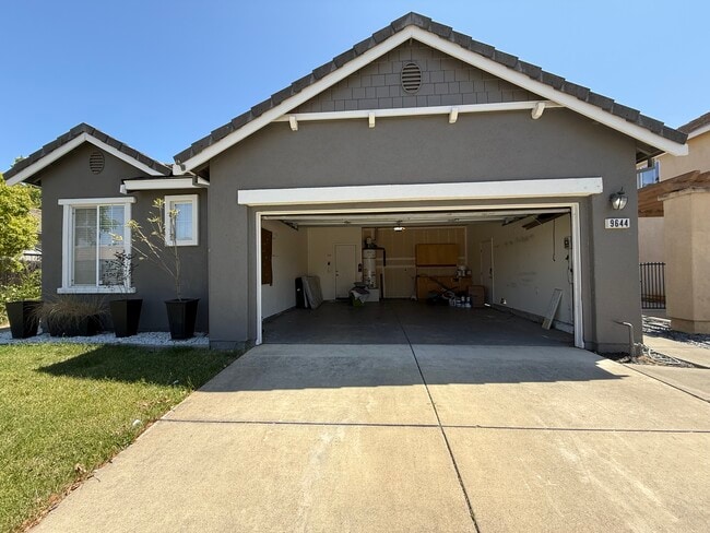 Building Photo - 9644 Crisswell Dr