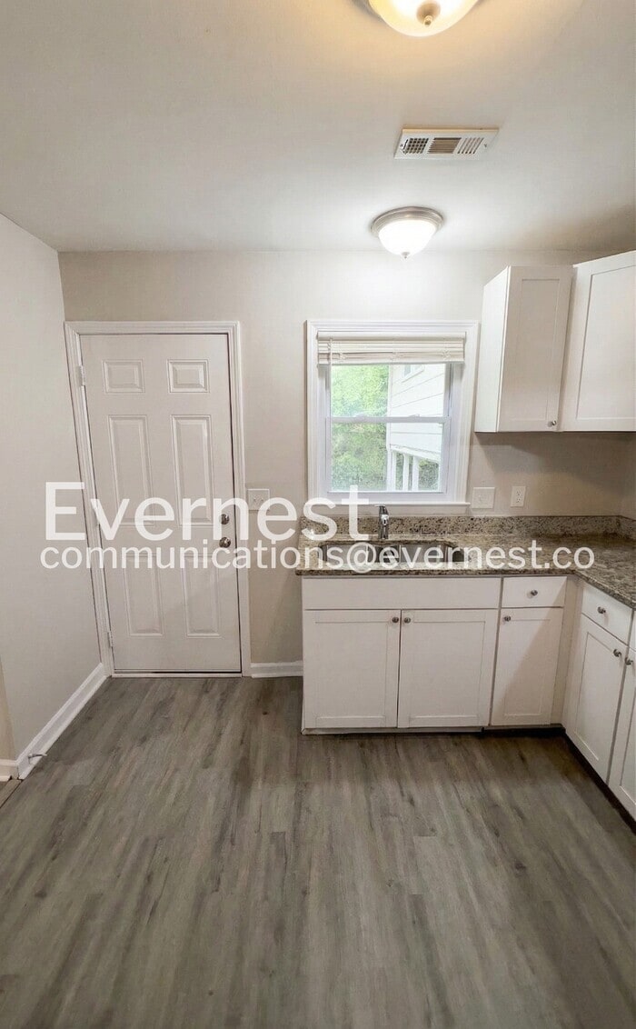 Building Photo - 1689 Thrasher Ct