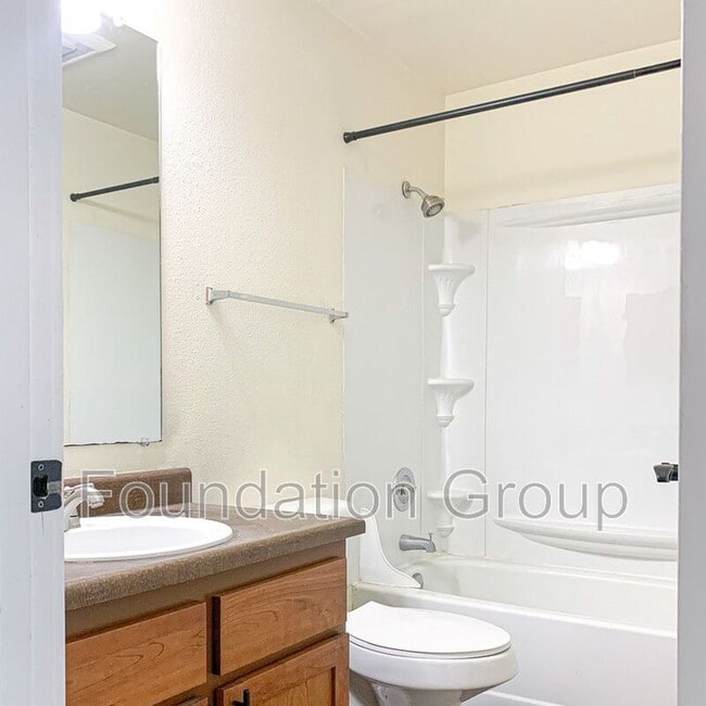 Building Photo - 1123 N 91st St