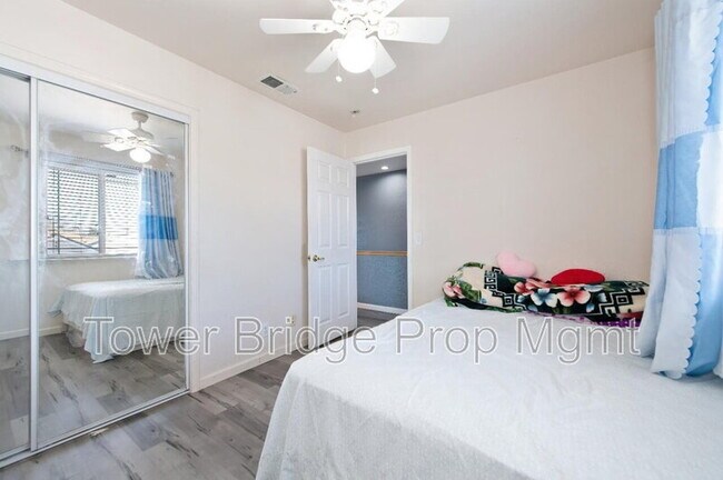 Building Photo - 8924 La Margarita Way