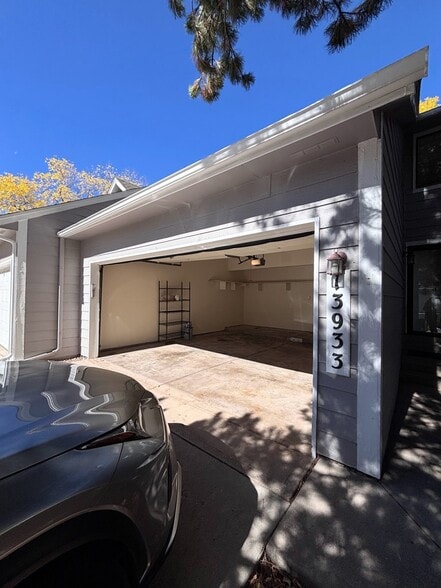 Building Photo - 13933 E Oxford Pl