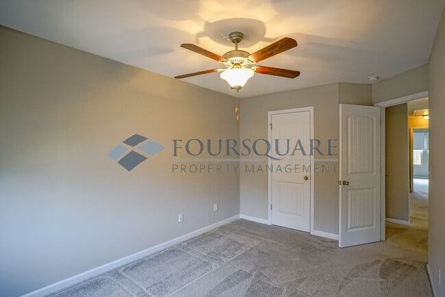Building Photo - Spacious 3-Bed, 2.5-Bath Townhome with Washer/ Dryer Included – Located in Carlton Park Community