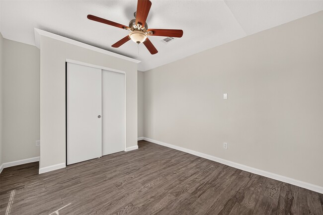 Building Photo - 7407 Cortes Dr