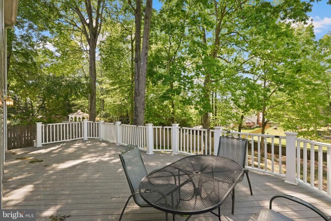 Building Photo - 10 Apple Blossom Ct
