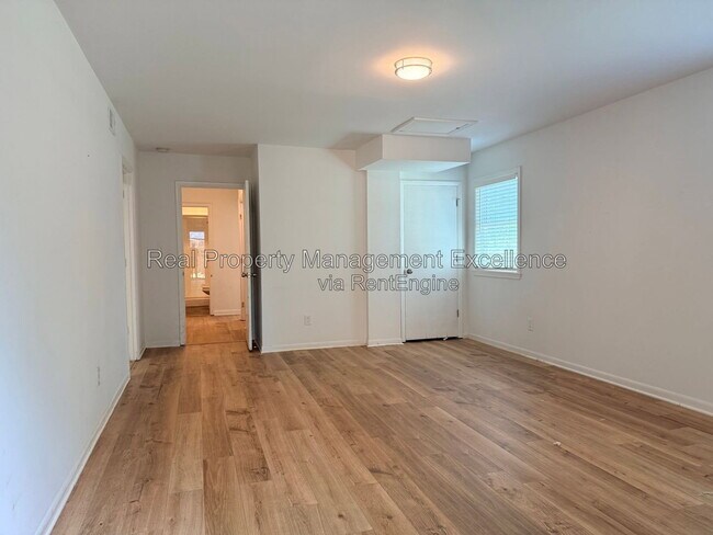 Building Photo - 108 Hassell Ct