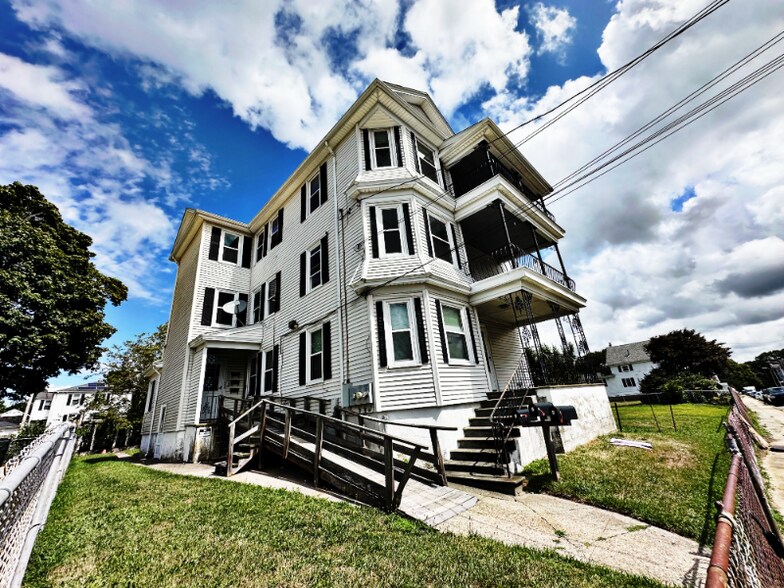 Primary Photo - 528 Lawton St