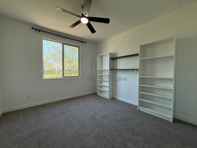 Building Photo - 5352 W Farmhand Dr