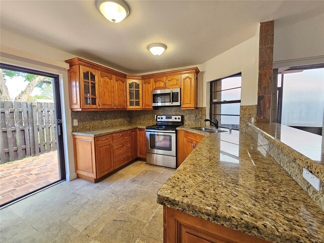 Building Photo - 15075 SW 49th Ln