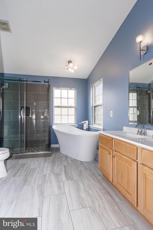 Building Photo - 6 Mintwood Dr