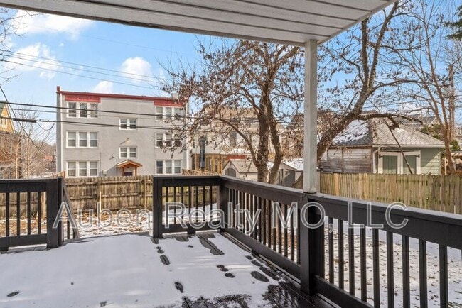 Building Photo - 3825 Walnut St