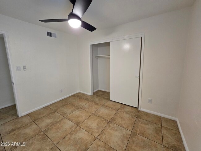 Building Photo - 715 N Arrowhead Dr