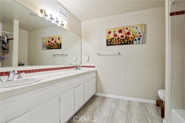 Building Photo - 874 W 3rd St