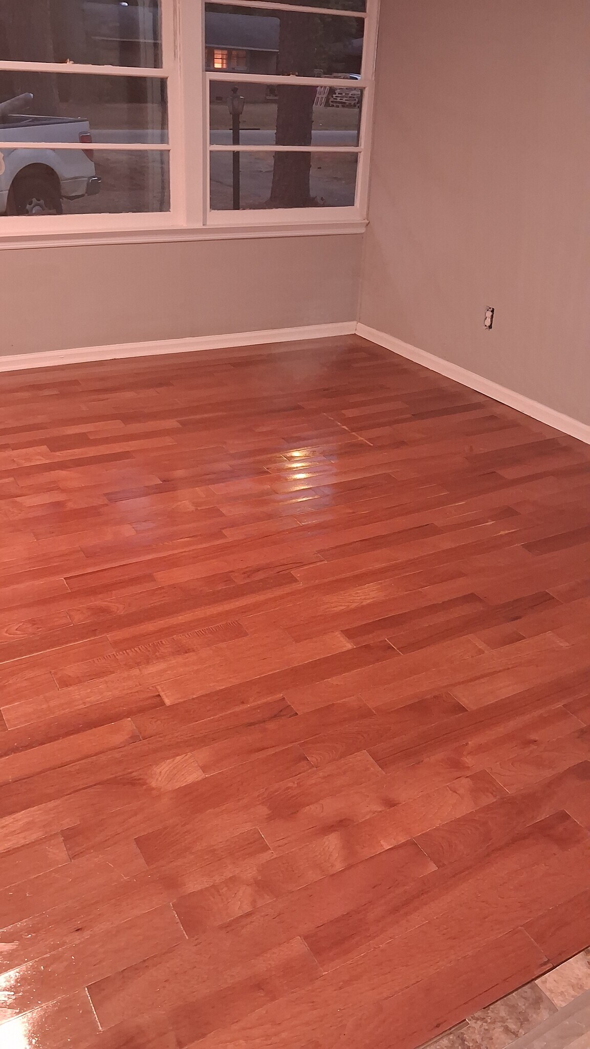 Building Photo - 2557 Delano Dr