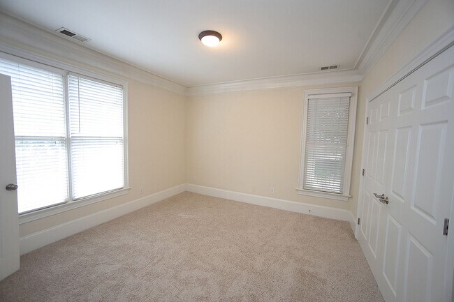 Building Photo - First Floor Condo in Atlantic Place