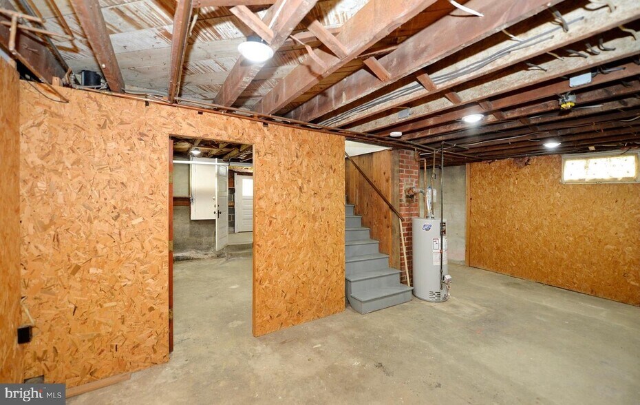 Building Photo - 31 W Whitlock Ave