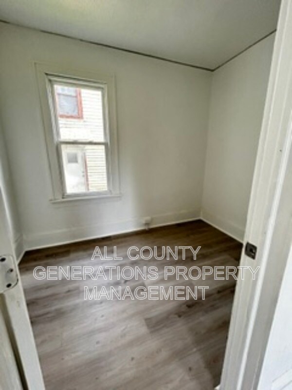 Building Photo - 1230 Norwood Rd