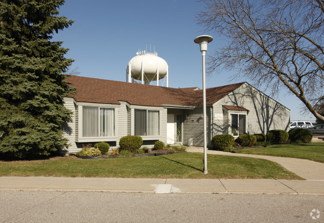 Building Photo - Stratford Square Apartments