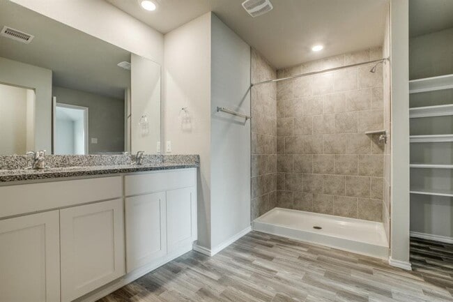 Building Photo - 217 Pecos Dr