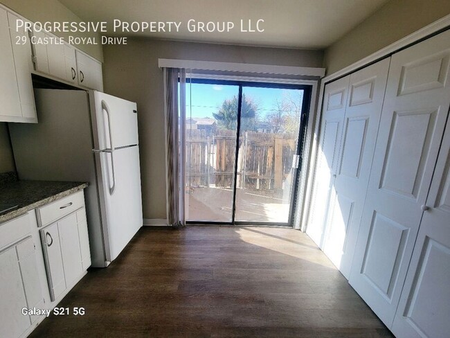 Building Photo - Charming 2-Bedroom Townhome in Pueblo!