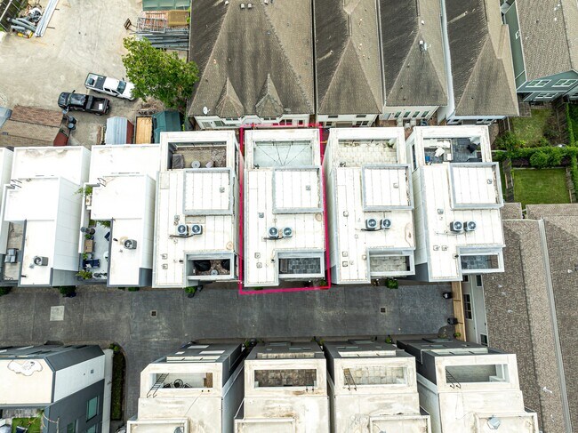 Building Photo - 1520 Malone St