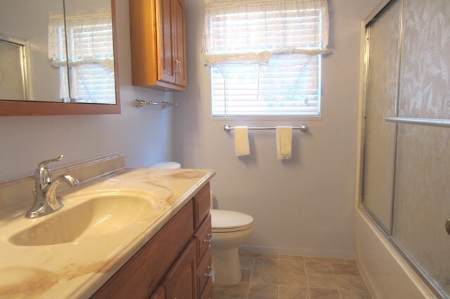 Building Photo - 829 Rockwood Dr