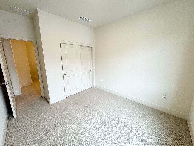 Building Photo - Perfect Shape Dublin Home in The Boulevard...