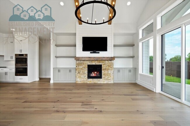 Building Photo - 10642 W Lothbury Dr