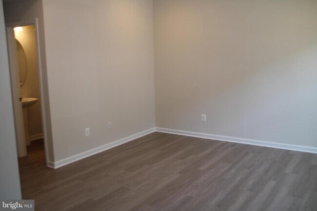 Building Photo - 2583 Hopton Ln