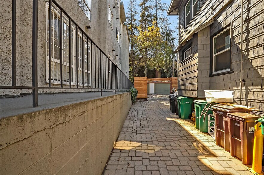 Building Photo - 27 Westall Ave