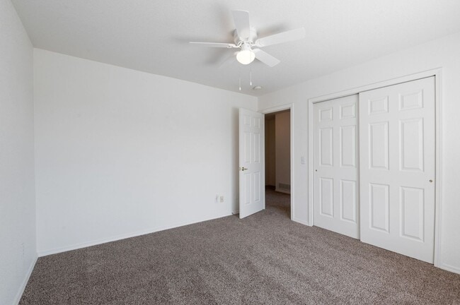 Building Photo - Relaxing townhome in Monument Villas