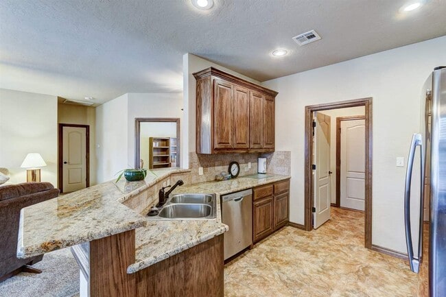 Building Photo - 1413 Scenic Ridge