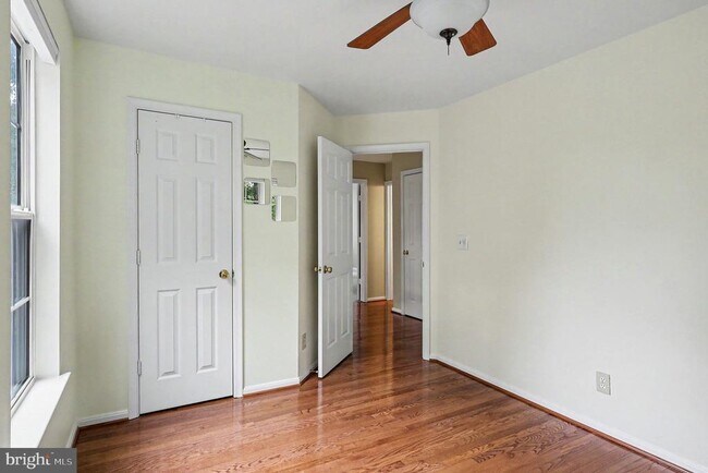 Building Photo - 4872 Ebb Tide Ct