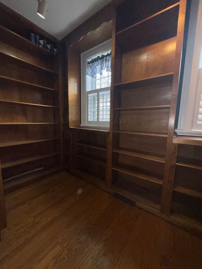 Building Photo - 1024 Quintard Ave