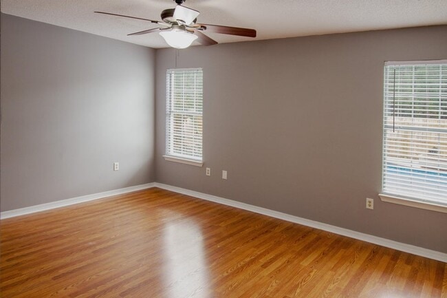 Building Photo - 455 Sandy Ridge Cir