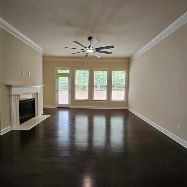 Building Photo - 426 Suwanee Pk Ter