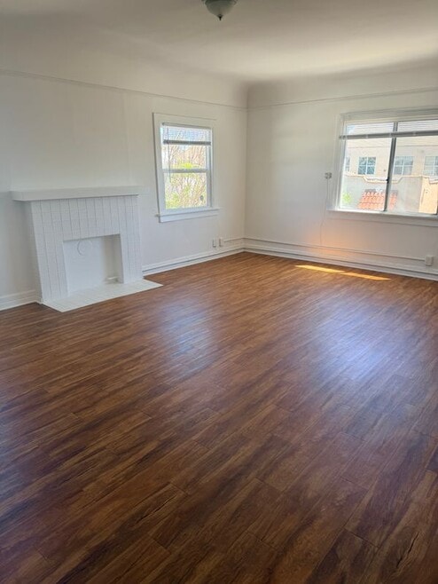 Building Photo - 4535 W 11th Pl
