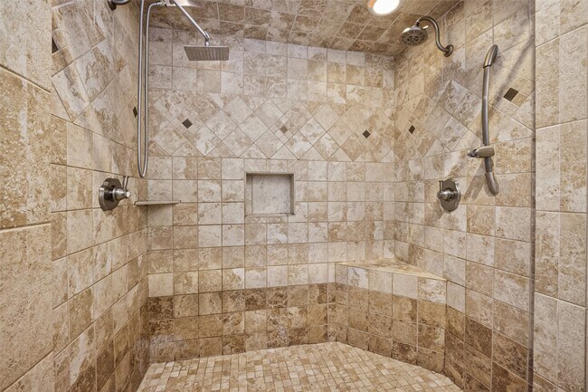 Building Photo - 8103 Oak Moss Dr