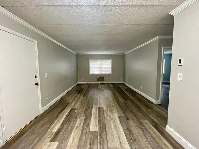 Building Photo - Rarely Available Studio
