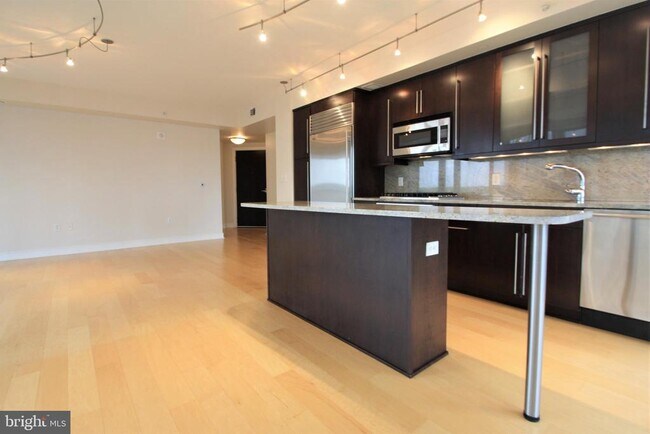 Building Photo - 1111 19th St N