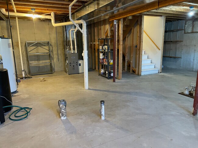 Building Photo - 1417B 2nd St