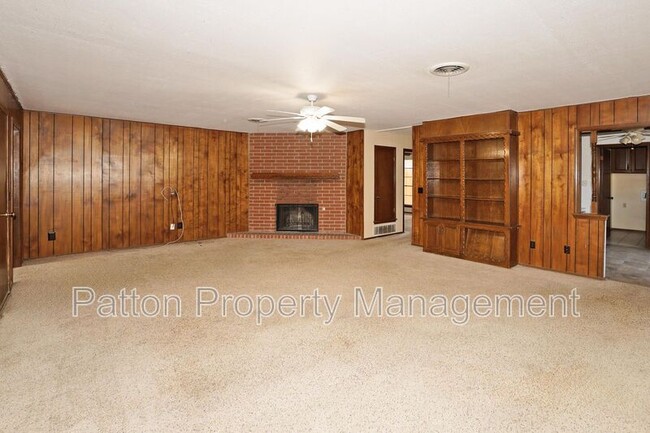 Building Photo - 4216 Ridgecrest Cir