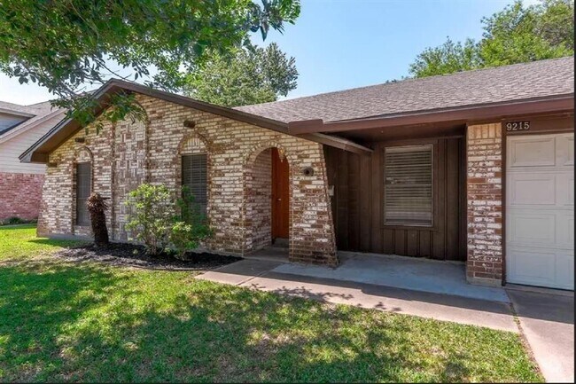 Building Photo - 9215 Kempwood Dr