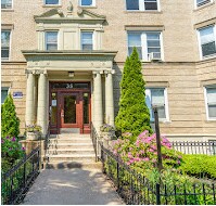 Building Photo - 31 Park Dr