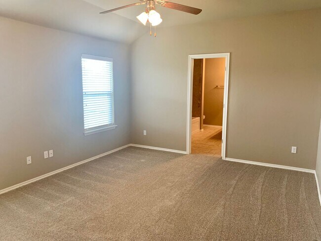 Building Photo - 2712 Demotte Dr