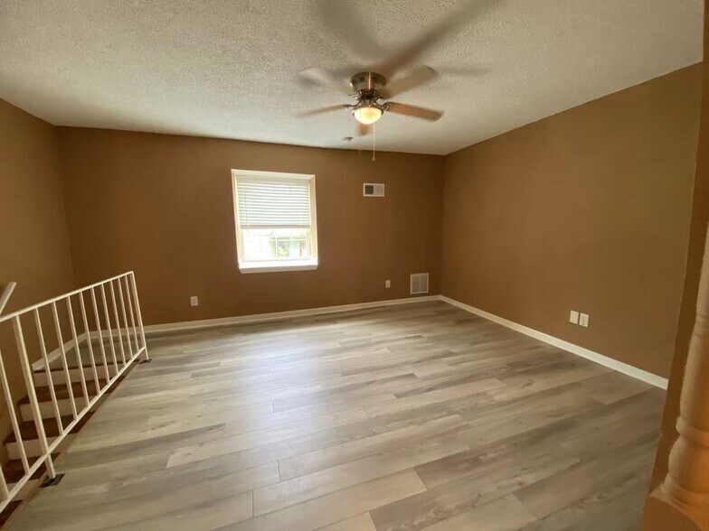 Building Photo - 5002 Blue Spruce Cir