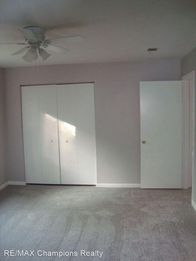 Building Photo - 3 br, 2 bath House - 2230 Airport Thruway