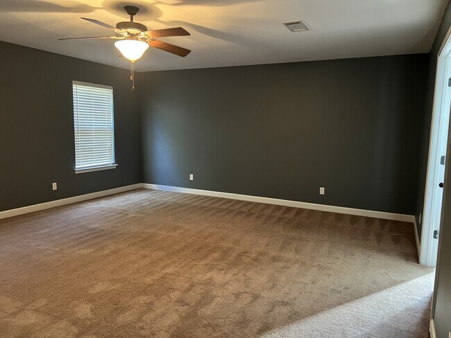 Building Photo - 6005 Fiori Dr