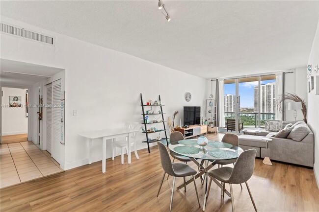 Building Photo - 19390 Collins Ave
