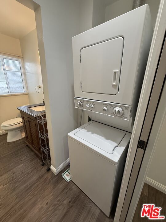 Building Photo - 1465 S Durango Ave